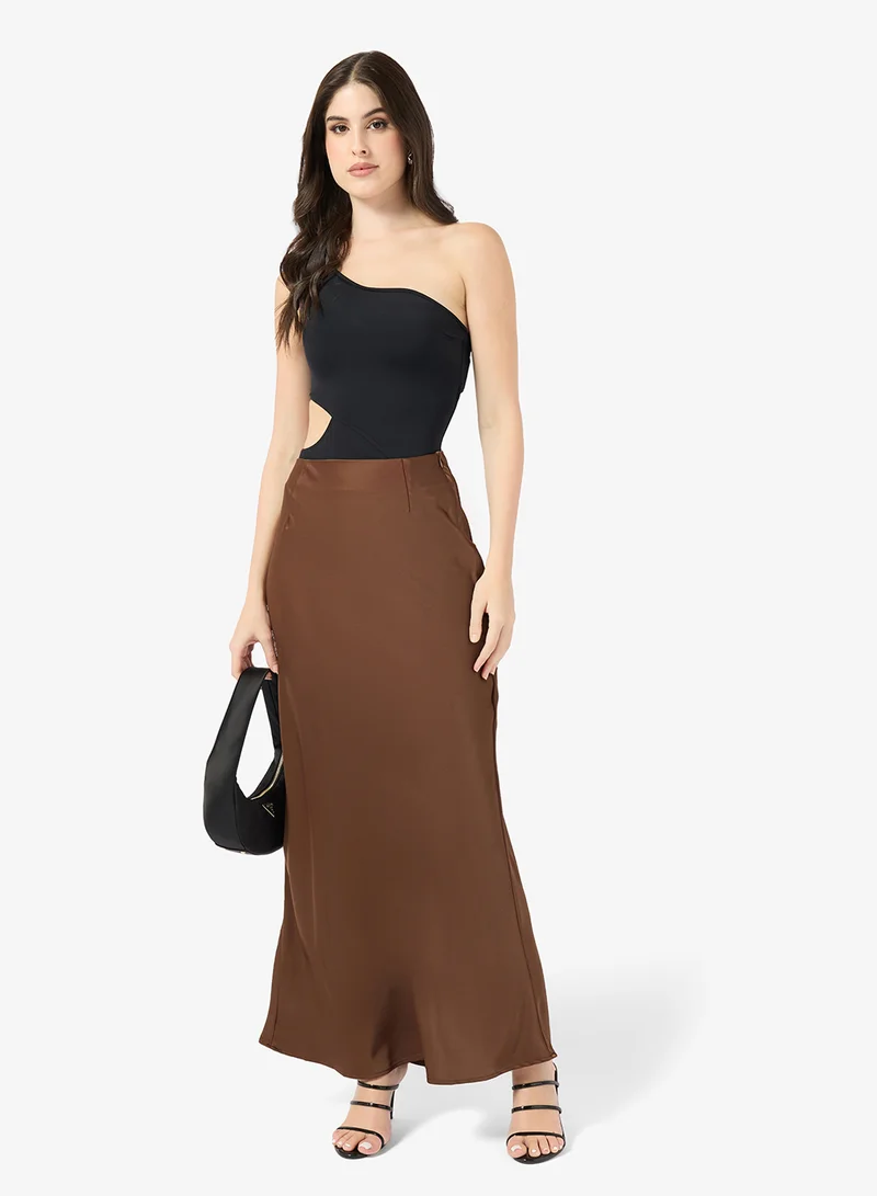 ايلا تنورة عمودية